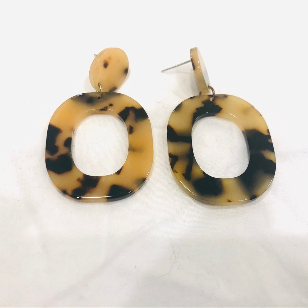 Small tortoise shell earrings